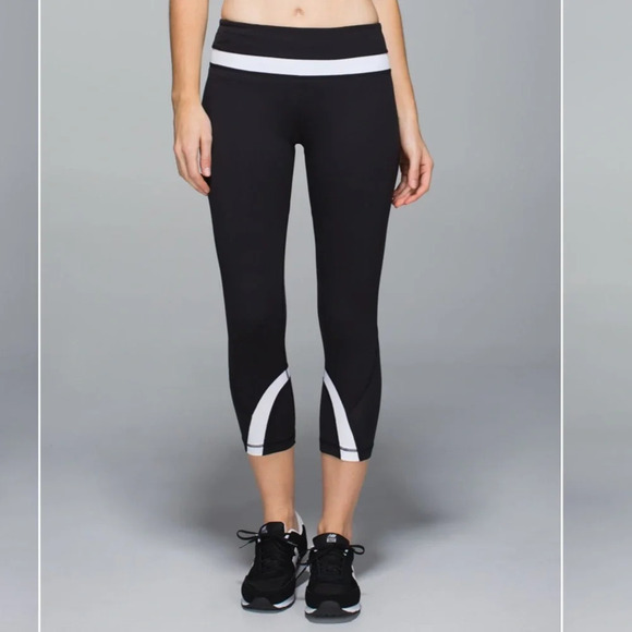Lululemon - Run: Inspire Crop II - Black / White - Size 6 - Gently Used!! - Picture 1 of 11